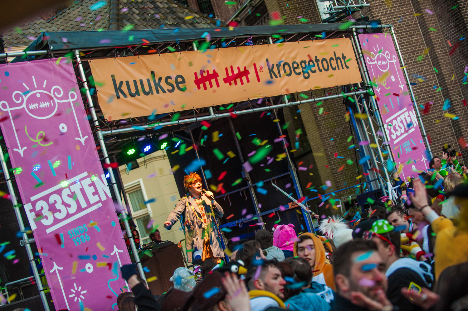Optreden van Lamme Frans tijdens de Kuukse Elfkroegetocht
